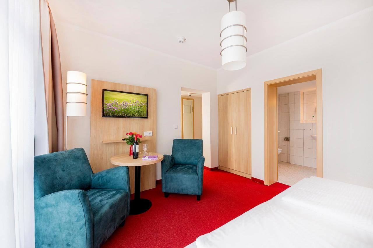 Hotel Garni Sonne 塞巴特黑灵斯多夫 外观 照片